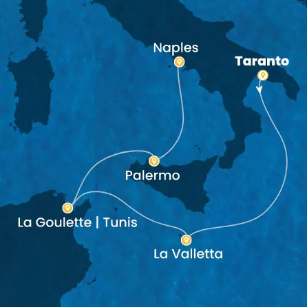 Crociera sul mare al tramonto