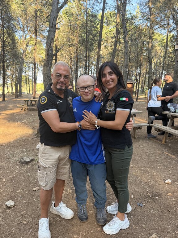 Alex e Pasqua con un partecipante