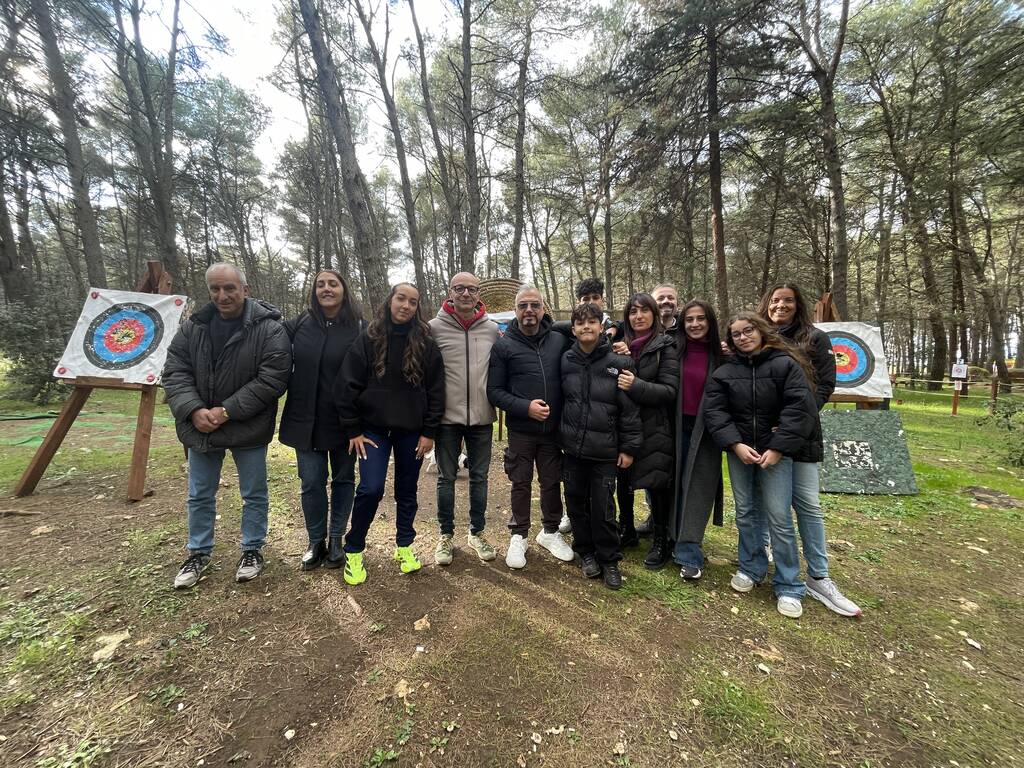 Il gruppo al campo di tiro con l'arco, in inverno